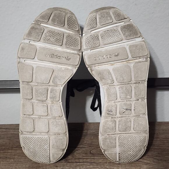 Adidas Swift Run Women's Athletic Running Shoes Sneakers Size 10.5 Core Black - Picture 6 of 9